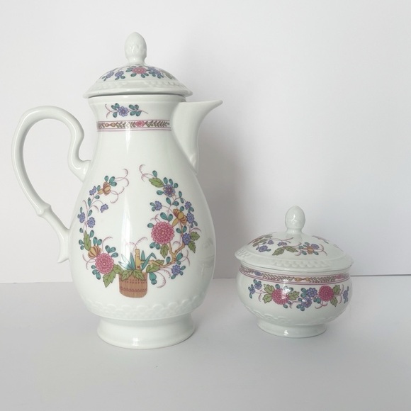 Volksted Pastorale Made in GDR porcelain Teapot and sugar bowl - Picture 1 of 7